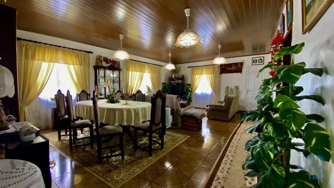 Moradia T8 para Venda em Santo Antonio da Serra Foto 4