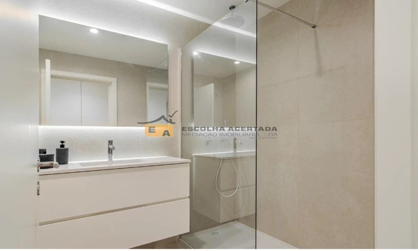 Apartamento T2 para Venda em Santa Marinha e São Pedro da Afurada Foto 3