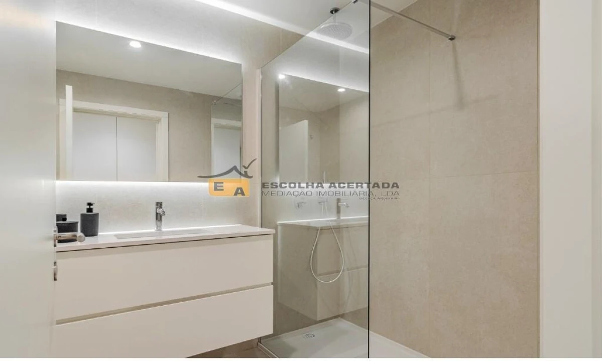 Apartamento T2 para Venda em Santa Marinha e São Pedro da Afurada Foto 3