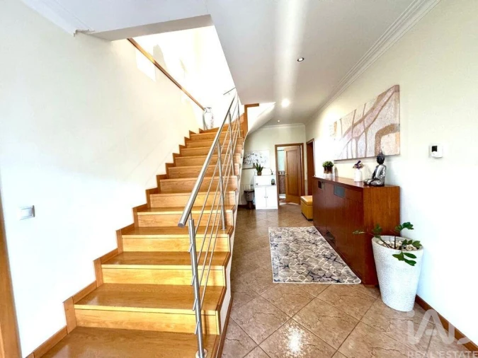 Moradia T4 para Venda em Navió e Vitorino dos Piães Foto 12