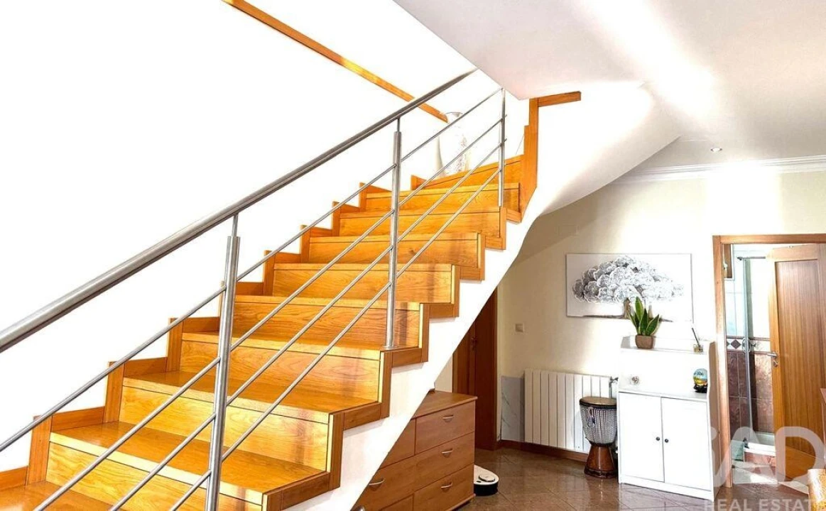 Moradia T4 para Venda em Navió e Vitorino dos Piães Foto 13