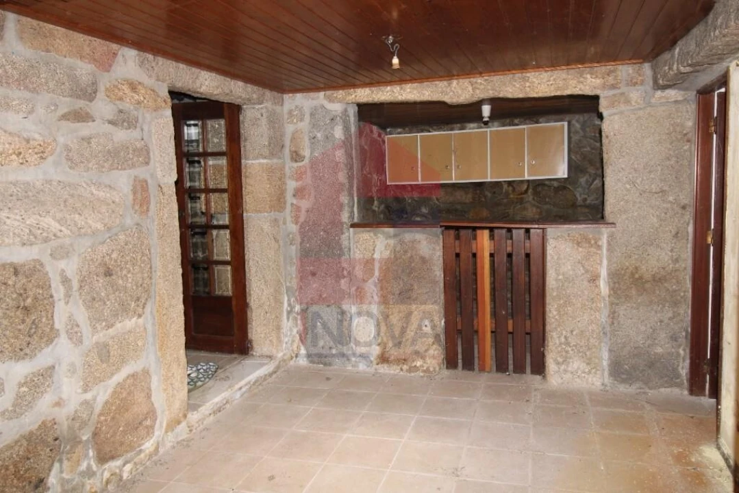 Moradia T2 para Venda em Sabariz Foto 5