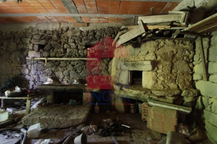 Moradia T2 para Venda em Sabariz Foto 17