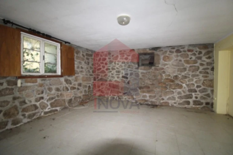 Moradia T2 para Venda em Sabariz Foto 10