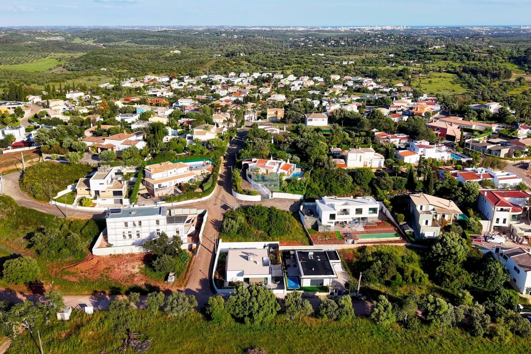 Moradia T3 para Venda em Mexilhoeira Grande Foto 3