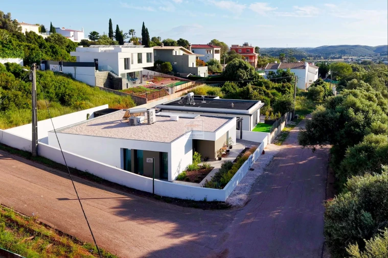 Moradia T3 para Venda em Mexilhoeira Grande Foto 2