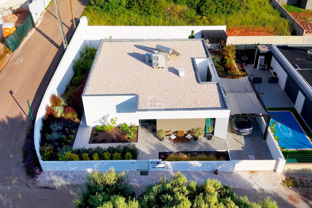 Moradia T3 para Venda em Mexilhoeira Grande Foto 4