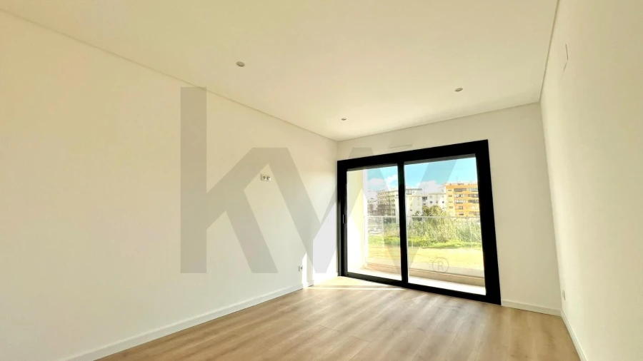 Apartamento T3 para Venda em Portimão Foto 9