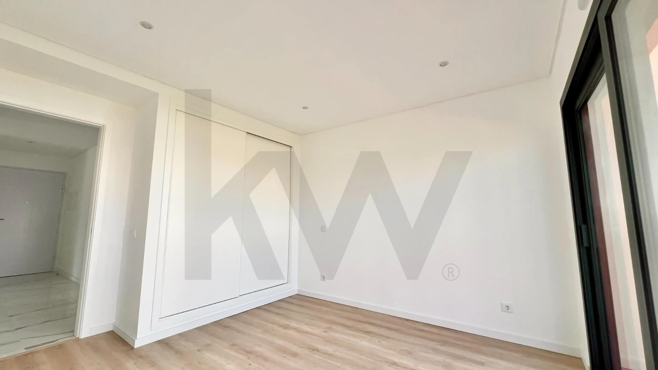 Apartamento T3 para Venda em Portimão Foto 11
