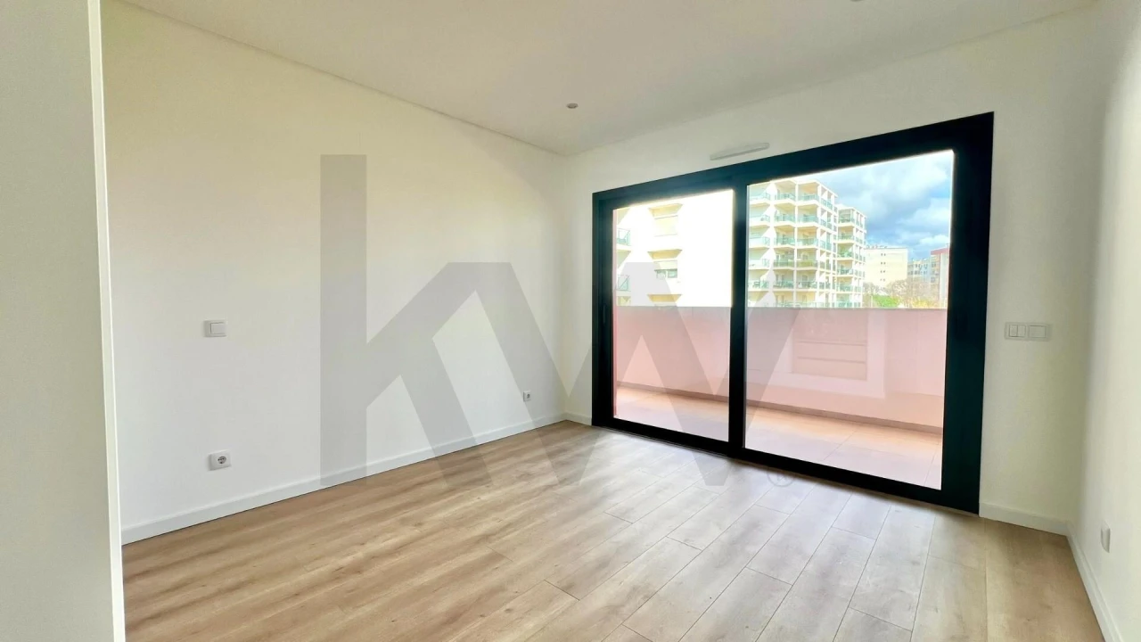 Apartamento T3 para Venda em Portimão Foto 5