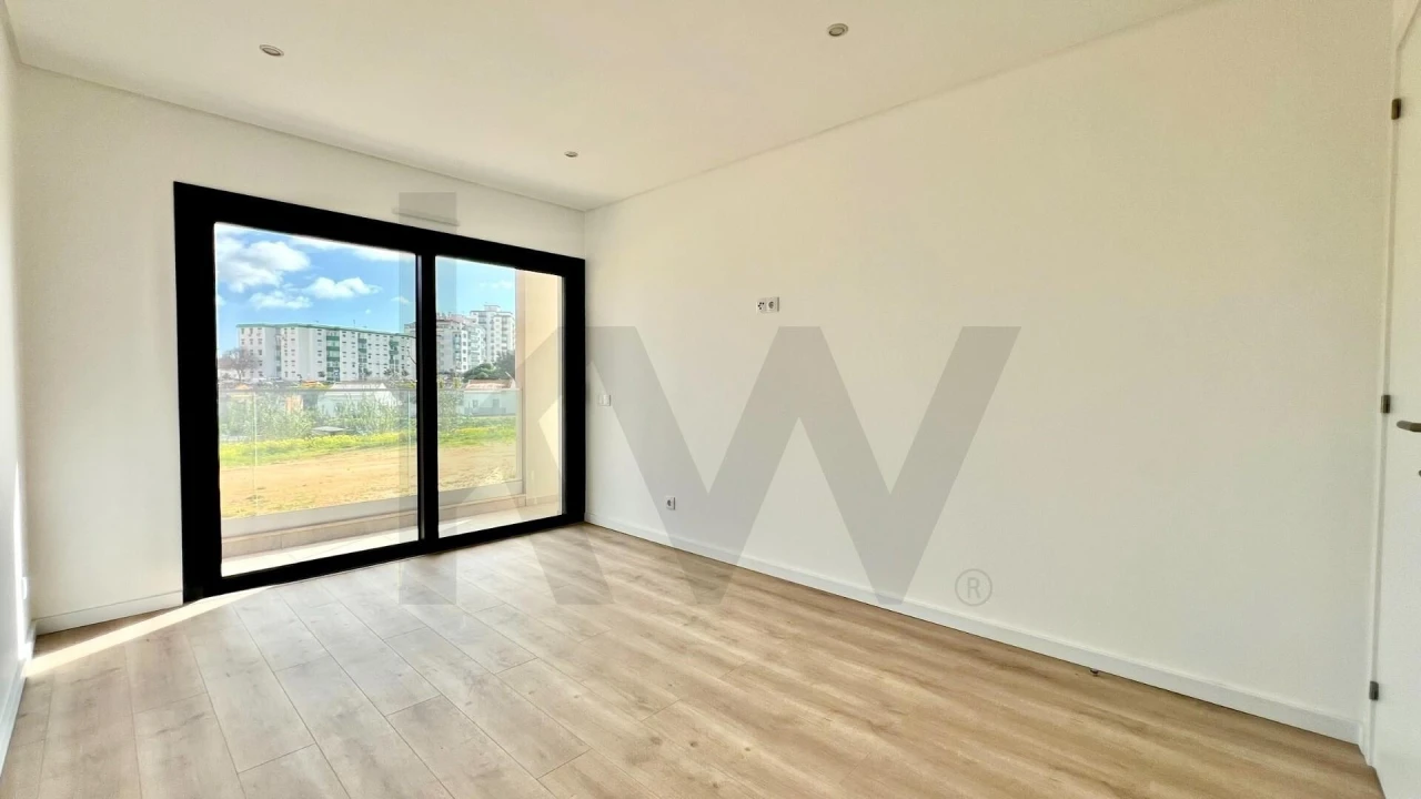 Apartamento T3 para Venda em Portimão Foto 9
