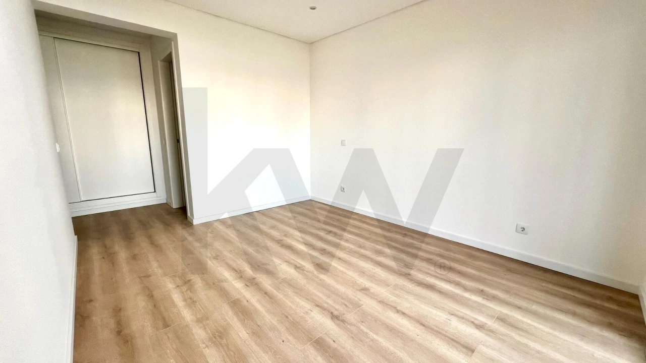 Apartamento T3 para Venda em Portimão Foto 7