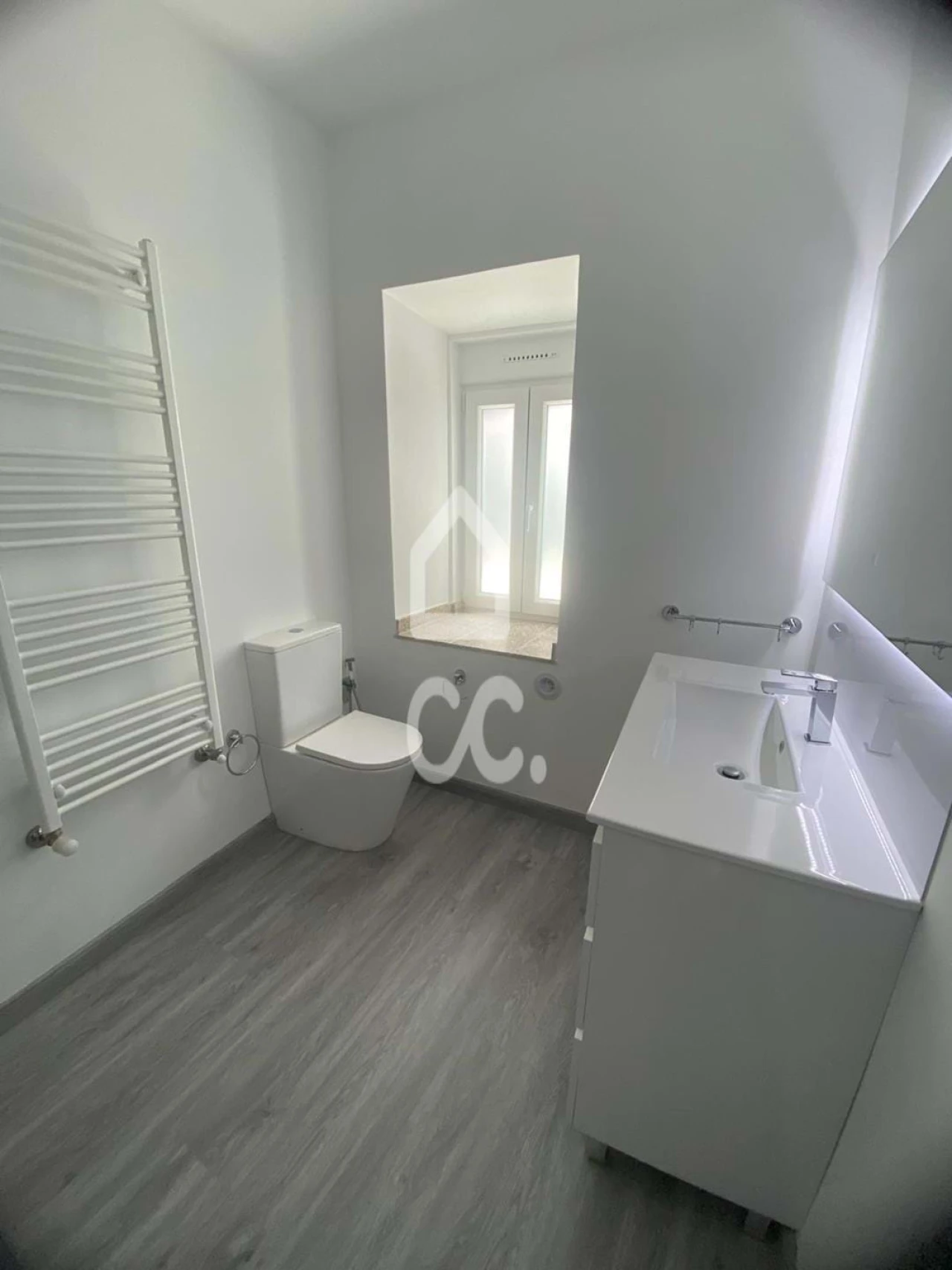 Apartamento T1 para Venda em Tortosendo Foto 4