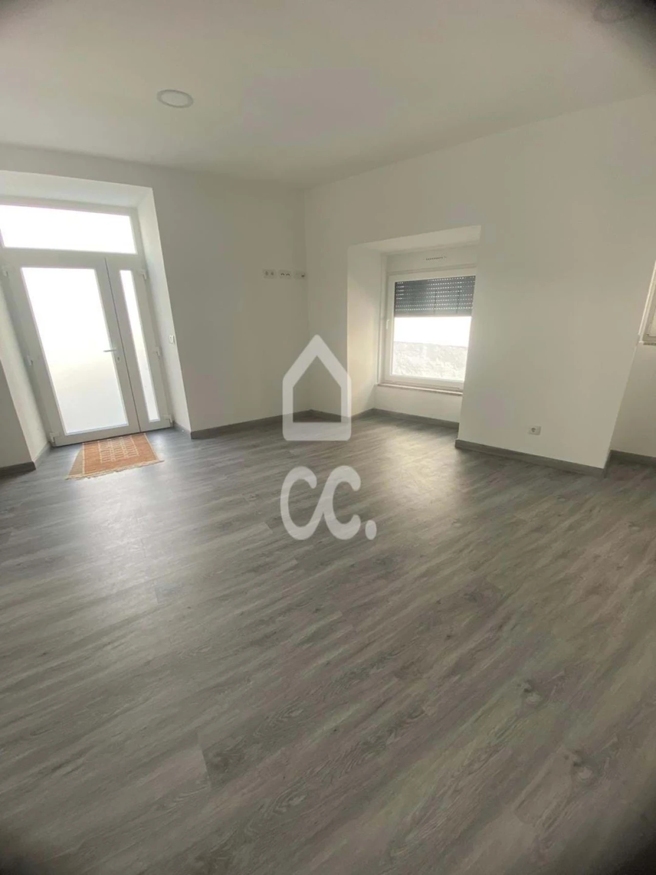 Apartamento T1 para Venda em Tortosendo Foto 3