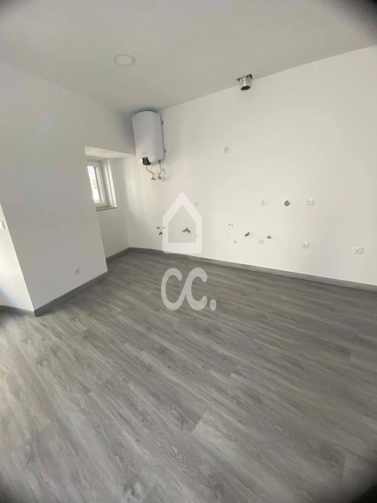 Apartamento T1 para Venda em Tortosendo Foto 6