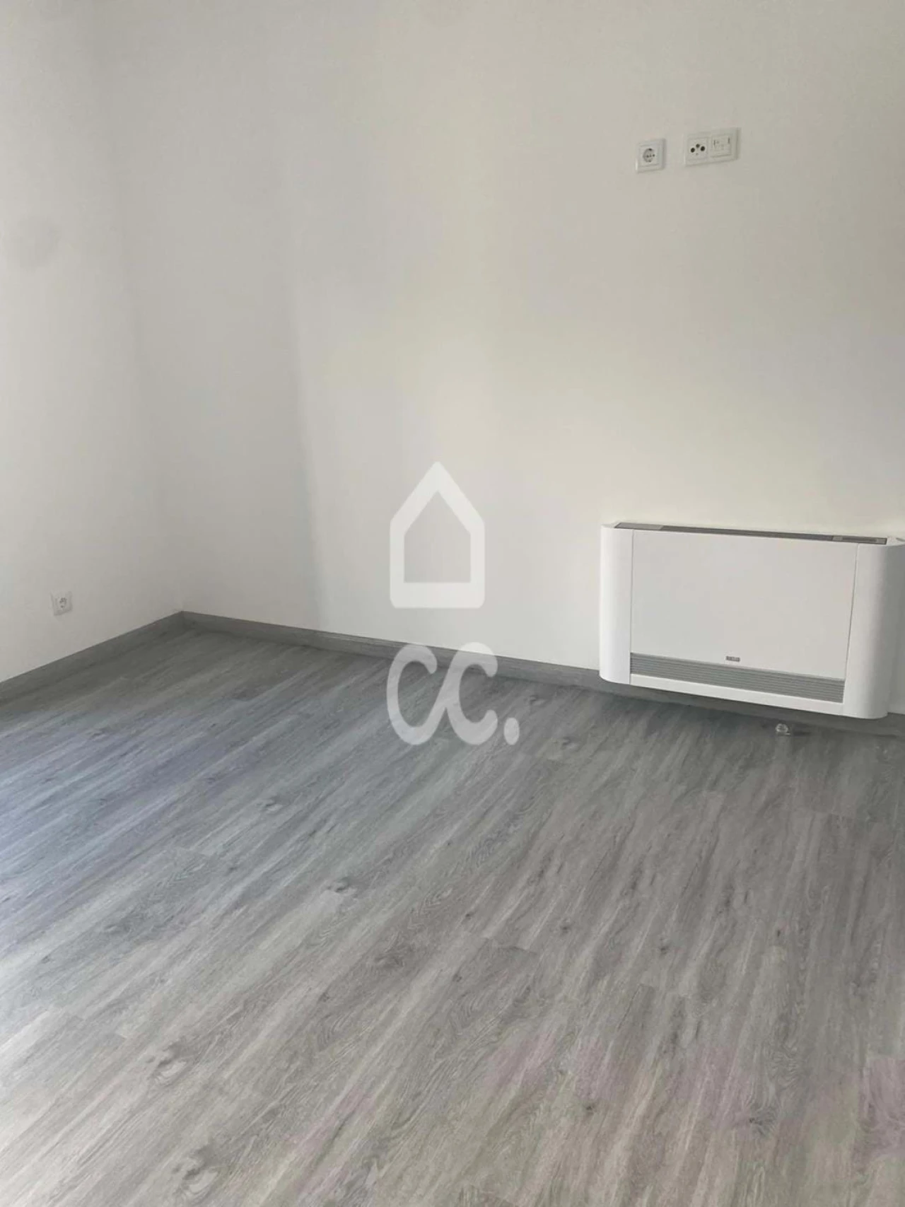 Apartamento T1 para Venda em Tortosendo Foto 6