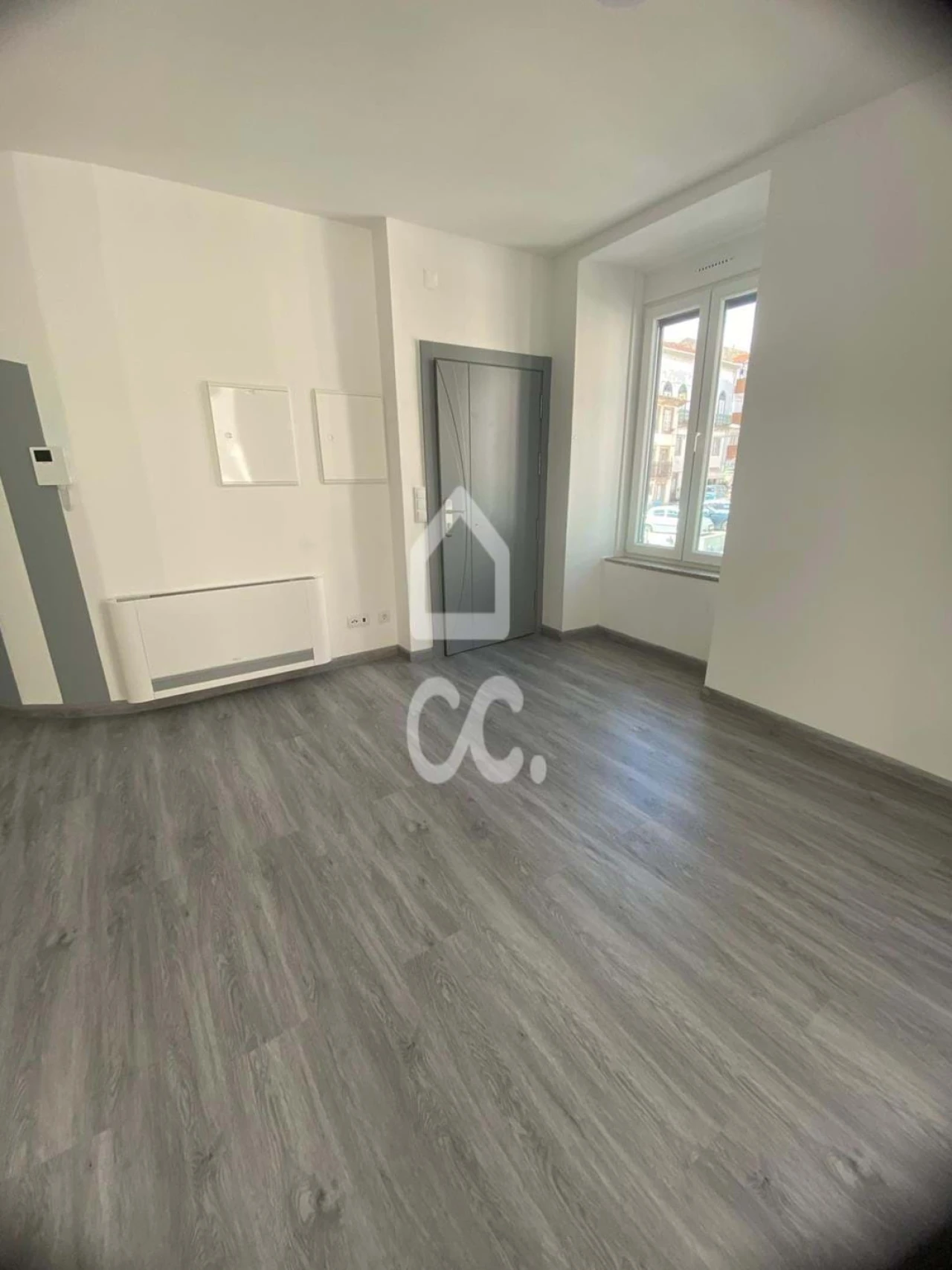 Apartamento T1 para Venda em Tortosendo Foto 1