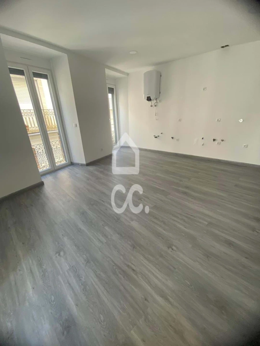 Apartamento T1 para Venda em Tortosendo Foto 3