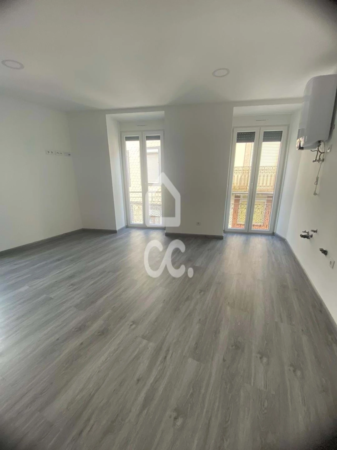 Apartamento T1 para Venda em Tortosendo Foto 2