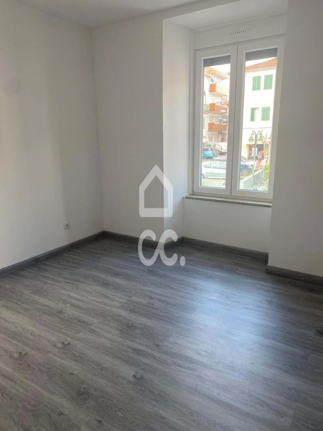 Apartamento T1 para Venda em Tortosendo Foto 5