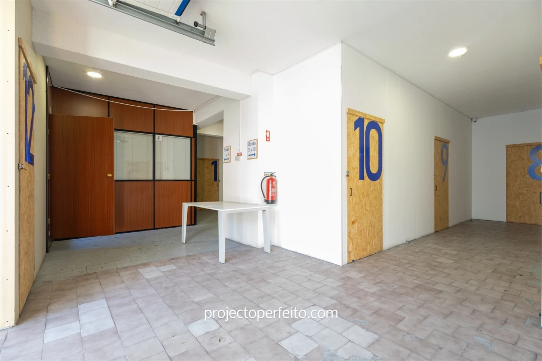 Armazém para Venda em Mafamude e Vilar do Paraíso Foto 1