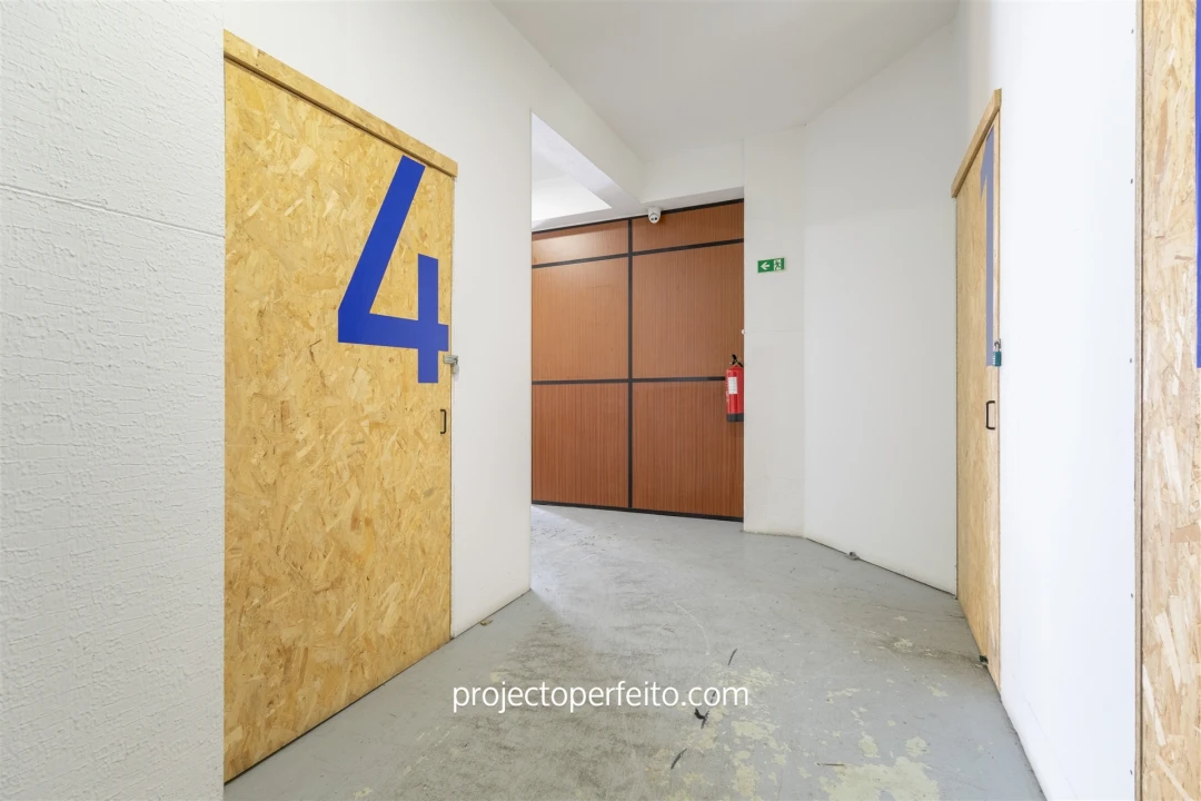 Armazém para Venda em Mafamude e Vilar do Paraíso Foto 5