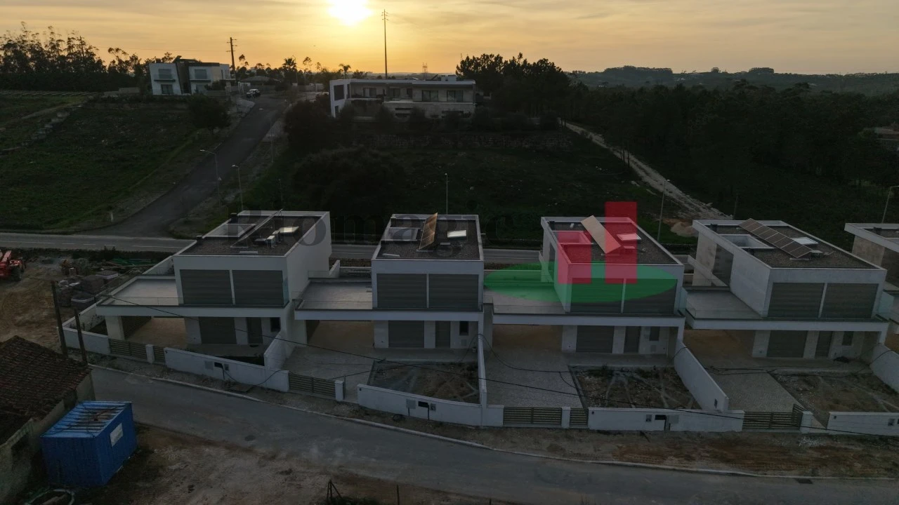 Moradia T3 para Venda em Rio Maior Foto 75