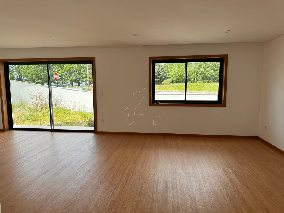 Moradia T3 para Venda em São Miguel do Souto e Mosteirô Foto 4