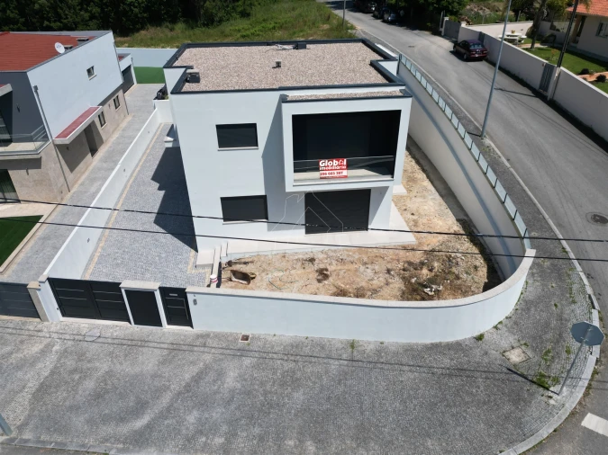 Moradia T3 para Venda em São Miguel do Souto e Mosteirô Foto 1