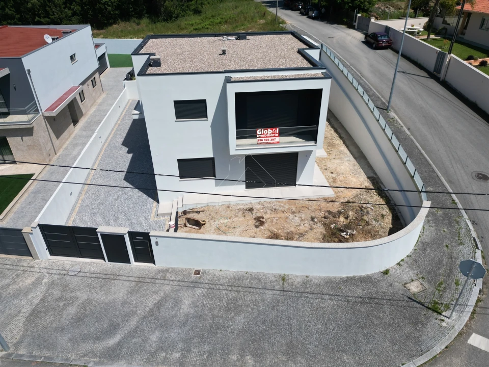 Moradia T3 para Venda em São Miguel do Souto e Mosteirô Foto 1