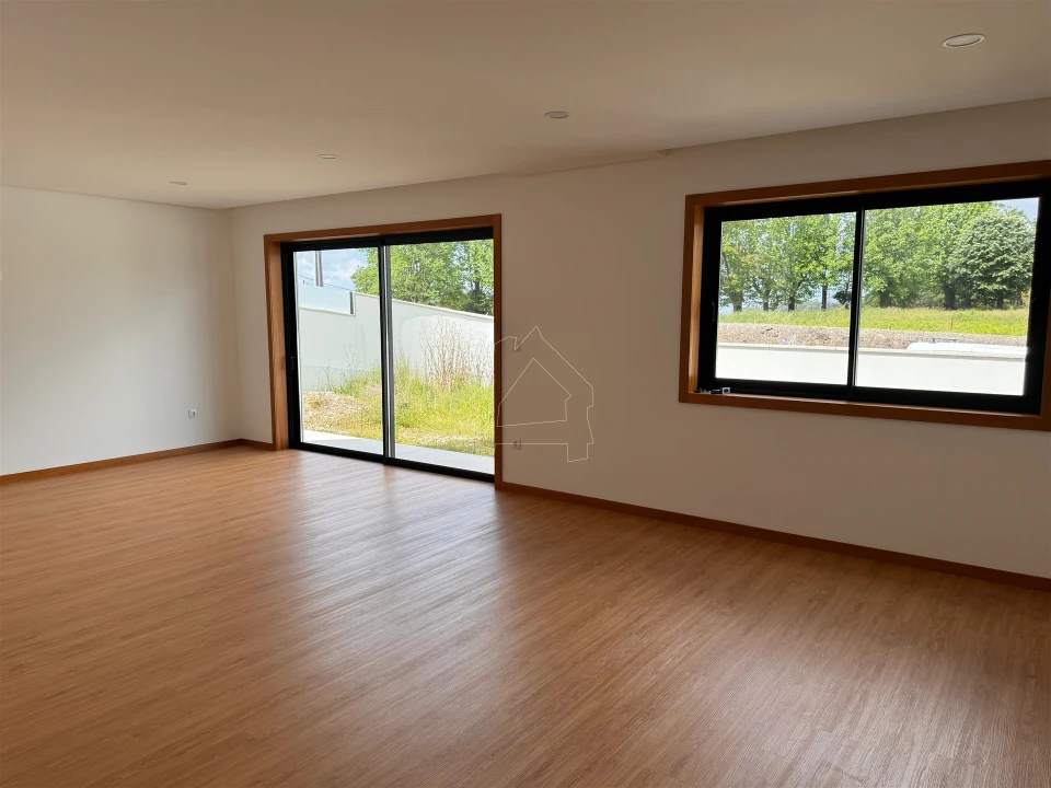 Moradia T3 para Venda em São Miguel do Souto e Mosteirô Foto 7