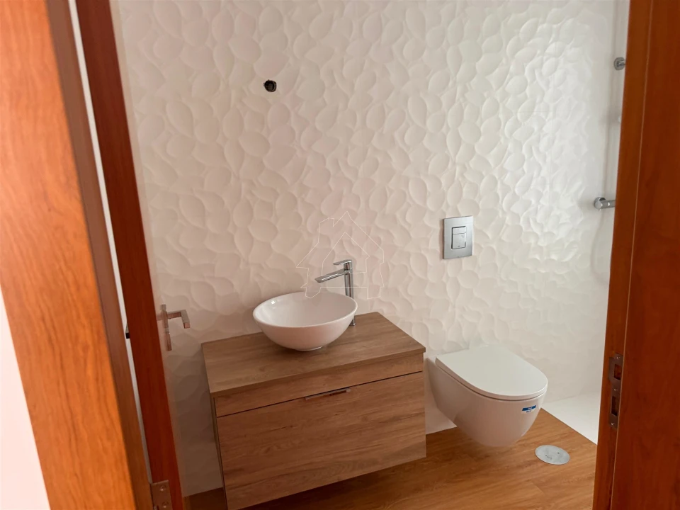 Moradia T3 para Venda em São Miguel do Souto e Mosteirô Foto 6