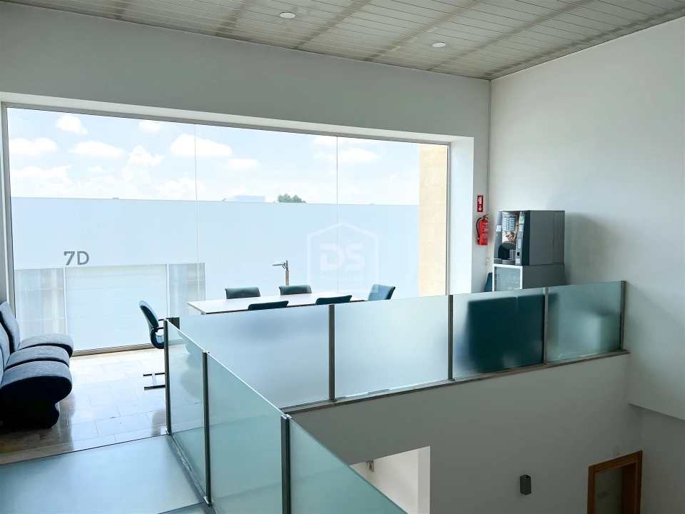 Escritório para Arrendamento em Marinha Grande Foto 25