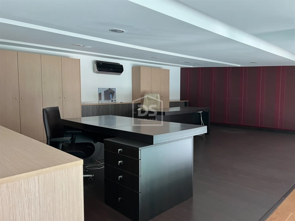 Escritório para Arrendamento em Marinha Grande Foto 18