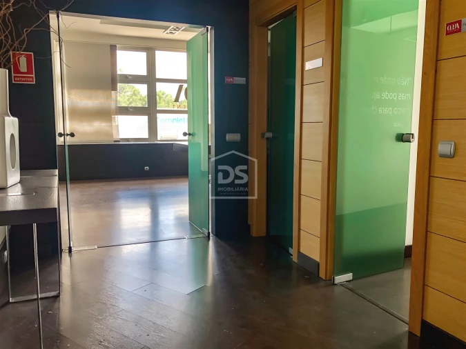 Escritório para Arrendamento em Marinha Grande Foto 11