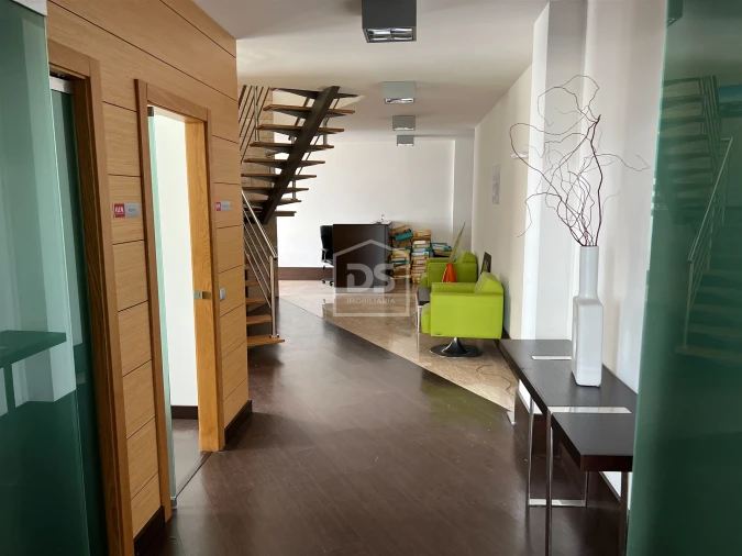 Escritório para Arrendamento em Marinha Grande Foto 6