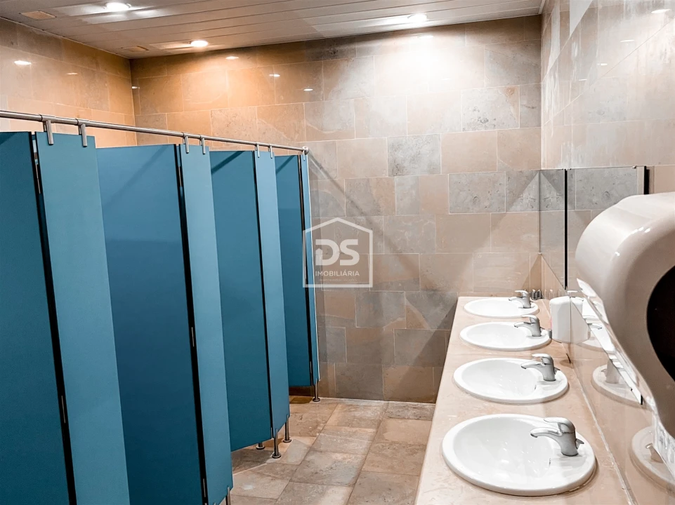 Escritório para Venda em Marinha Grande Foto 14