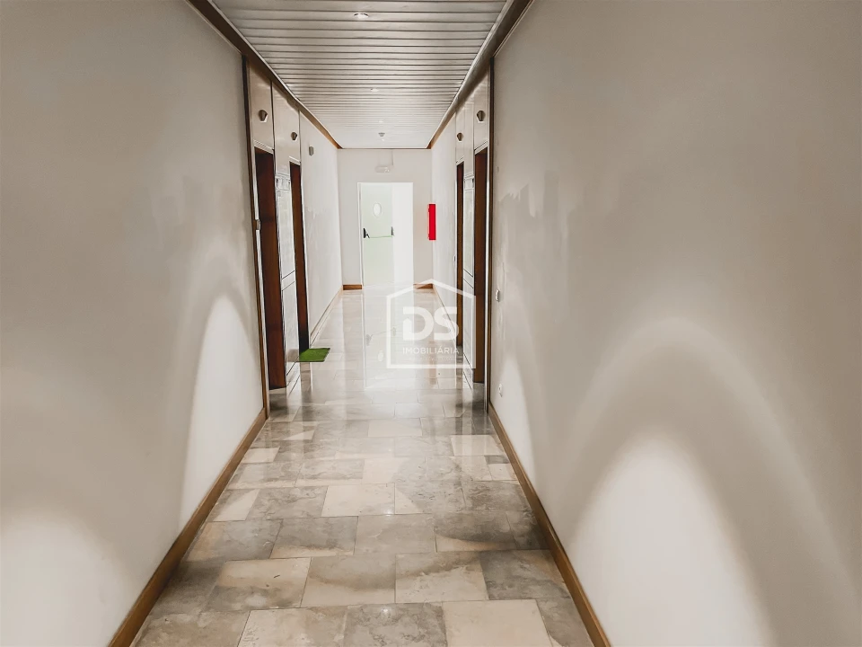 Escritório para Venda em Marinha Grande Foto 12