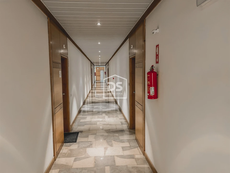 Escritório para Venda em Marinha Grande Foto 11