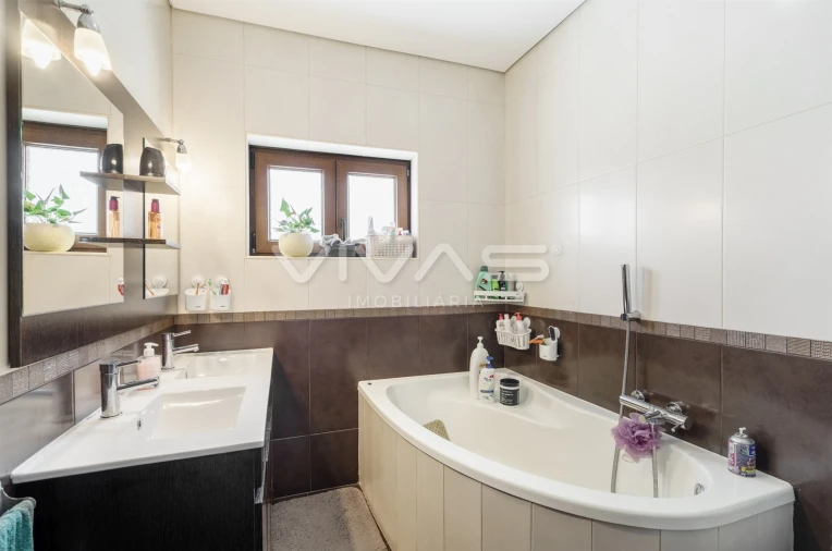 Moradia T4 para Venda em Lage Foto 24