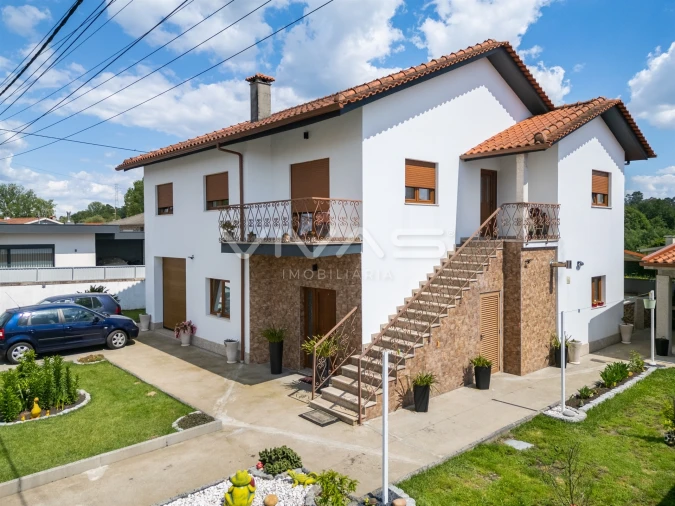 Moradia T4 para Venda em Lage Foto 3