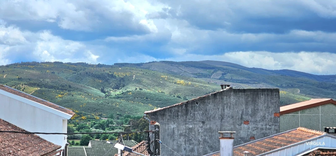 Moradia T2 para Venda em Peso e Vales do Rio Foto 23