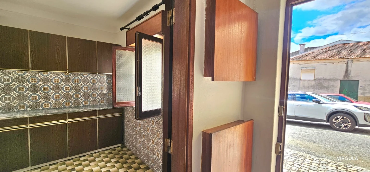 Moradia T2 para Venda em Peso e Vales do Rio Foto 9