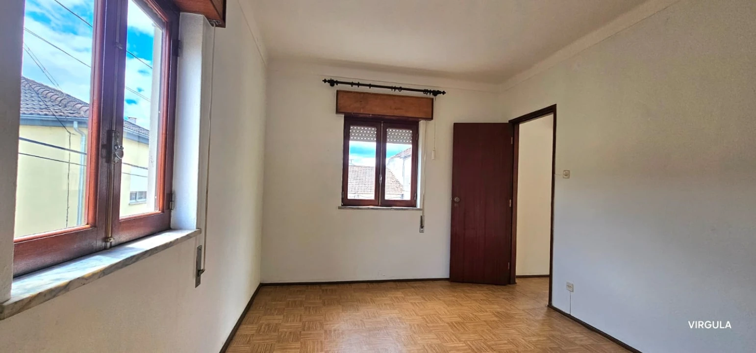 Moradia T2 para Venda em Peso e Vales do Rio Foto 12