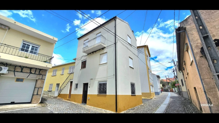 Moradia T2 para Venda em Peso e Vales do Rio