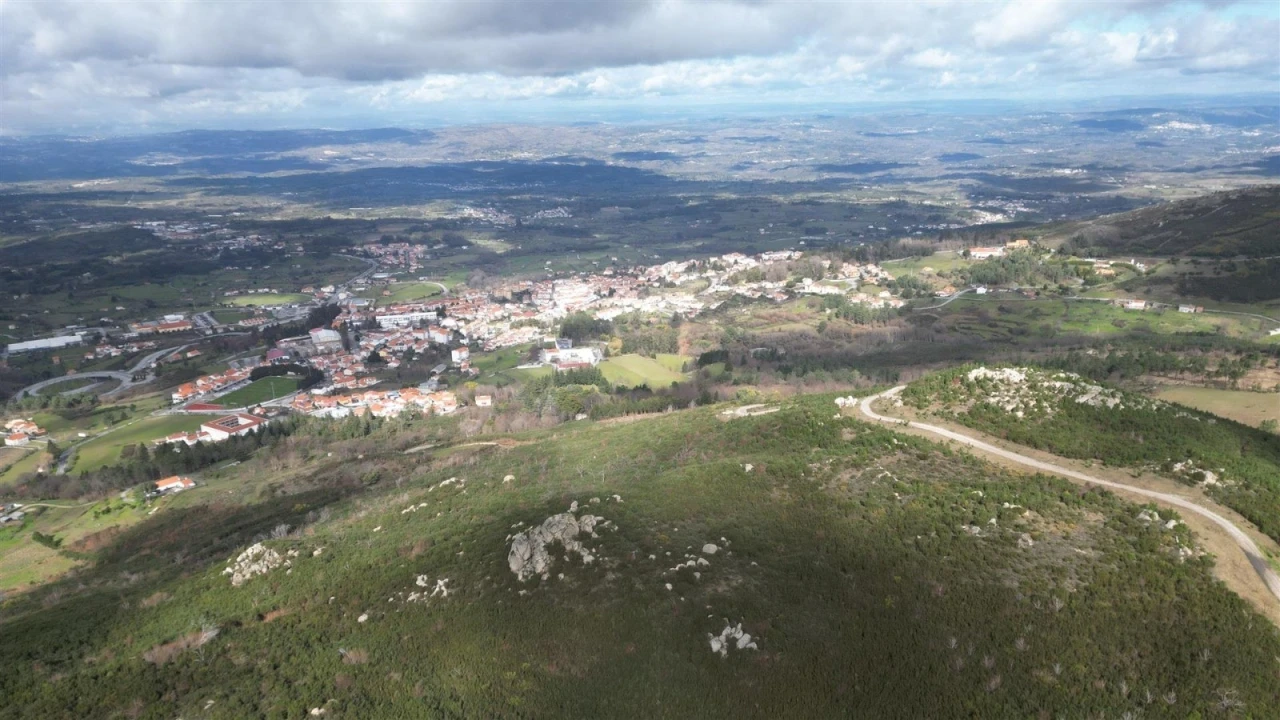 Terreno para Venda em Gouveia (São Pedro e São Julião) Foto 3