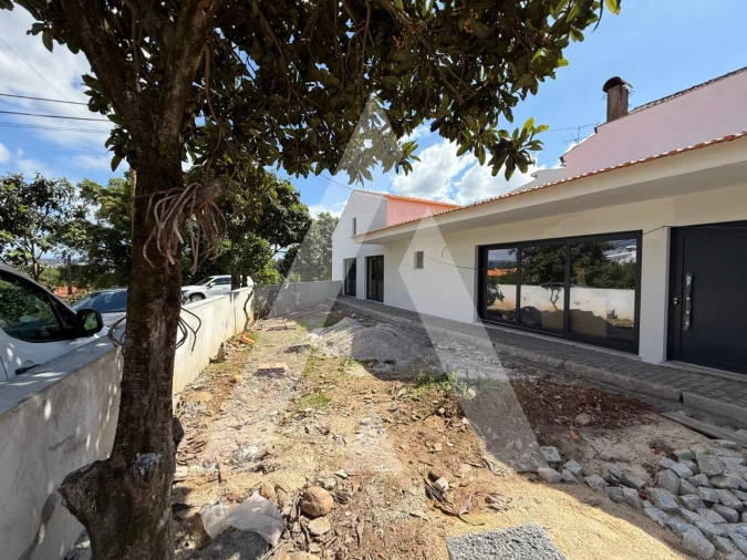 Moradia T3 para Venda em Recardães e Espinhel Foto 3