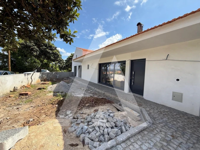 Moradia T3 para Venda em Recardães e Espinhel Foto 4