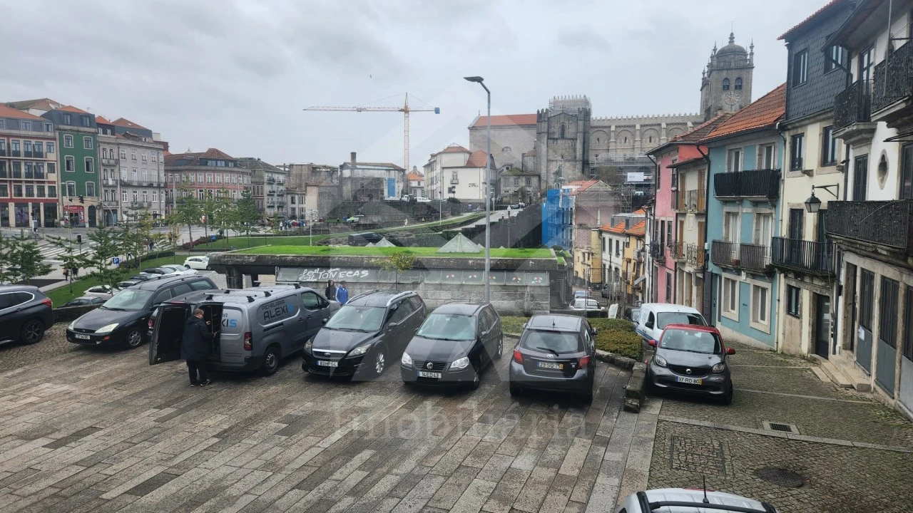 Moradia T2 para Venda em Cedofeita, Santo Ildefonso, Sé, Miragaia, São Nicolau e Vitória Foto 4