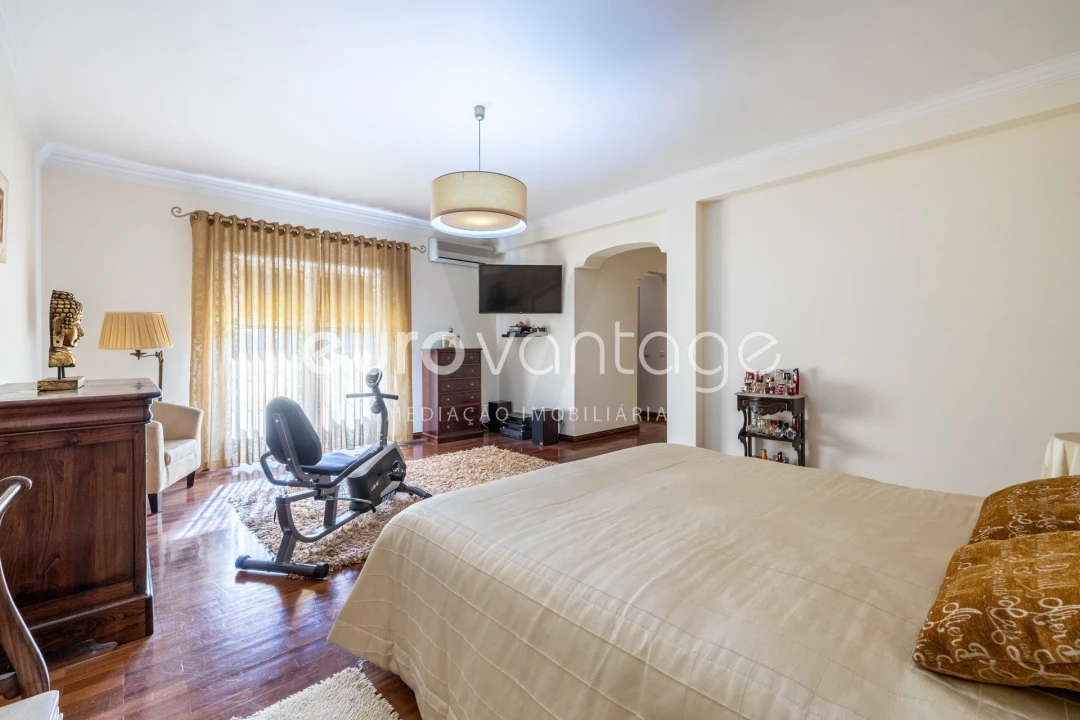 Moradia T5 para Venda em Leiria, Pousos, Barreira e Cortes Foto 16